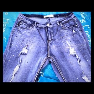 ‼️PRICE DROP‼️Distressed/Jeweled Skinny Jeans!